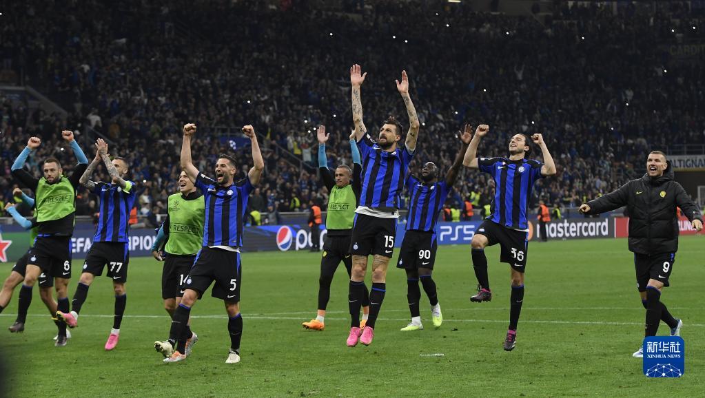 魔鬼主场告破！猛龙此前主场8连胜，被湖人终结