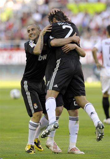 早报：斯洛特1-1萨拉赫