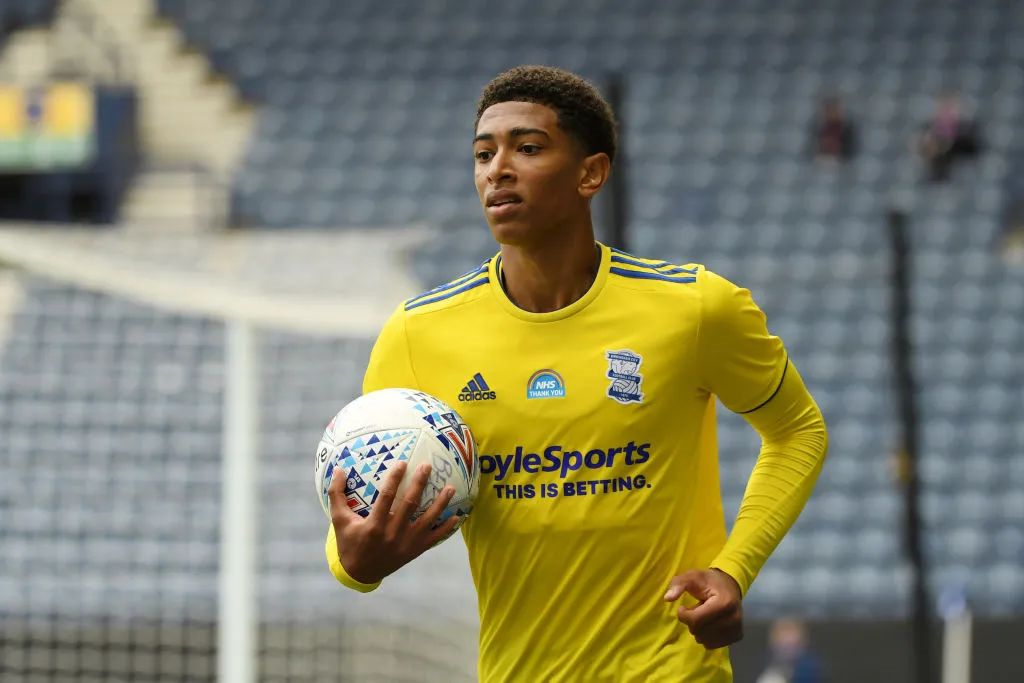 德甲官博祝贺邵佳一：期待邵佳一带领中国国家队走向更高舞台