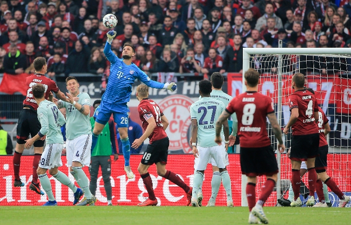 早报：悲欢并不相通